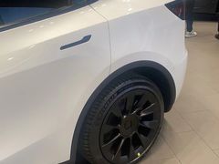 -TESLA 特斯拉(上海太古汇体验店)