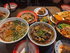 -爆炸头阿姨小四川正宗川味小吃(无任何分店)