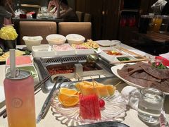 -海底捞火锅鲜切牛肉主题店(长寿路店)
