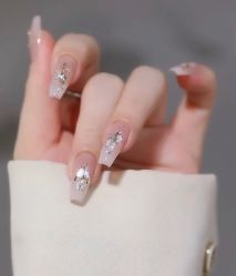 -悦指间美甲美睫
