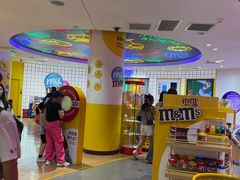 -m豆巧克力世界(上海世茂广场店)