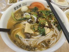 -蒙自源米线大王(花园城商场店)