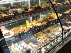 面包甜点陈列柜-星巴克(杭州西湖银泰1F店)