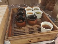 -广州万富希尔顿酒店·感趣自助餐厅·金秋蟹宴生蚝海鲜刺身烧烤