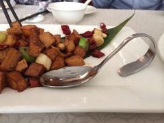 超喜欢这个勺子，宫爆什么菇，挺好吃～-甲21号招待所