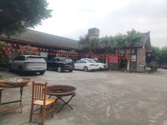 -周老三跷脚牛肉·全牛火锅(非遗传承店)