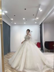 -予白婚纱礼服馆