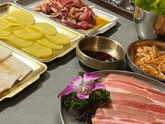 -围炉肉舍•炭烤活鳗•丹东海鲜烤肉(步行街店)