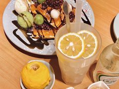 抹茶丸子华夫饼-Lia Cafe Bar Restaurant松山咖啡屋