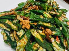 甜梅菜肉沫炒秋葵-太兴餐厅(东方广场分店)