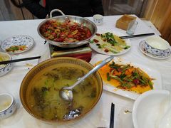 -乡土特色.冷锅鱼.牦牛肉汤锅