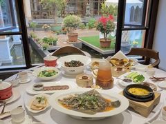 -云南荟·湖畔领宴(领事馆店)
