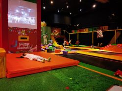 -蹦蹦跳跳(新奥购物中心店)