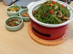 砂煲扁豆丝-壹块捌烧烤(灯市口店)