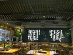 -洪氏嗨捞·广东猪肚鸡·椰子鸡火锅(西咸万象城店)