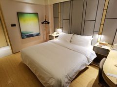 -全季酒店(上海金桥路地铁站店)