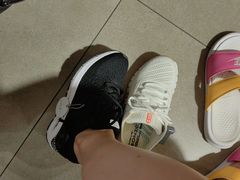 -枫叶小镇奥特莱斯