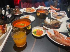 -雍容荟帝王蟹活龙虾展台自助(IFS黑金店)