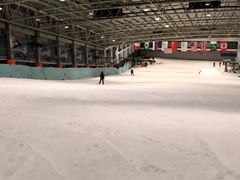 -乔波室内滑雪场