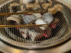 -围炉肉舍•炭烤活鳗•丹东海鲜烤肉(步行街店)