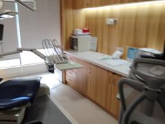 -上海仁爱医院口腔科 · 种植