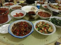 -国庆鱼头鱼尾馆(盛世华庭店)