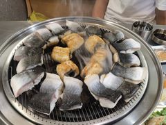 -围炉肉舍丹东海鲜烤肉·烤活鳗(步行街店)