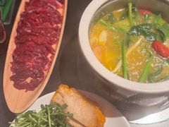 -钱小奴海鲜自助黑金店(杭州滨江龙湖店)