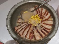 酸菜菊花炉肉热锅-小京华楼·京味斋(三元桥国展店)