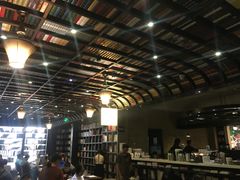 -钟书阁(松江泰晤士小镇店)