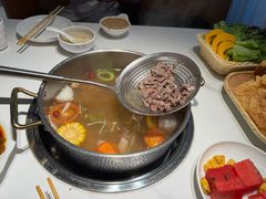 -犇鼎牛潮汕牛肉火锅(新辰里学清路店)