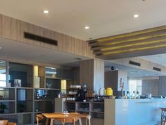 -西安大雁塔科技大学地铁站亚朵酒店