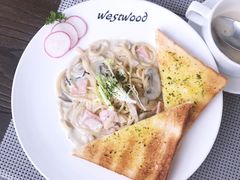奶油蘑菇培根意面-遇见西木美式餐厅(体育路店)