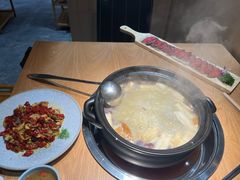 -一朵菌·野生菌探索家火锅(南亚店)