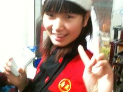 美女服务员-新疆烧烤王(广灵店)