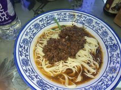 -渝之汇牛肉豌杂面