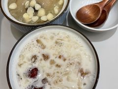 冰糖银耳炖雪梨-小团圆糖水铺(襄阳南路店)