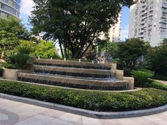-浅深(世茂滨江精品店)