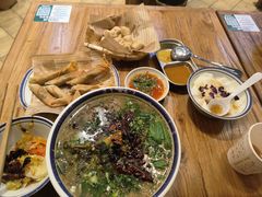 -云阿蛮云南生烫牛肉米线(奉贤路店)