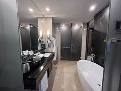 -广州天河希尔顿酒店