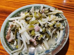 雪菜冬笋炒肉片-老外婆本帮面(塔城路店)