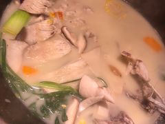 -咕嘟草帽鱼·牛奶一样的鲜鱼汤(天鹅湖万达广场店)