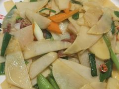 -民间瓦缸煨汤館(嵩山路店)