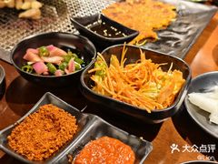 -肉甲韩国木炭烤肉(新壹街1店)