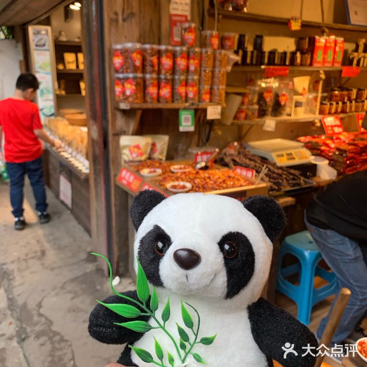 神仙美味;成都火锅更辣一些，麻和香味都给辣让步了