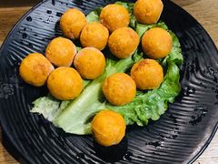 芝士蜜薯丸-渝涯重庆豆花老火锅(中赢国际店)
