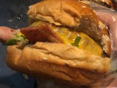 -HIGH FIVE哈福手工汉堡(桂林路店)