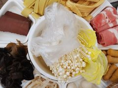 -鸡遇虾煲干锅火锅(小寨金莎店)