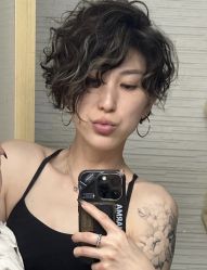 -首脑美发沙龙