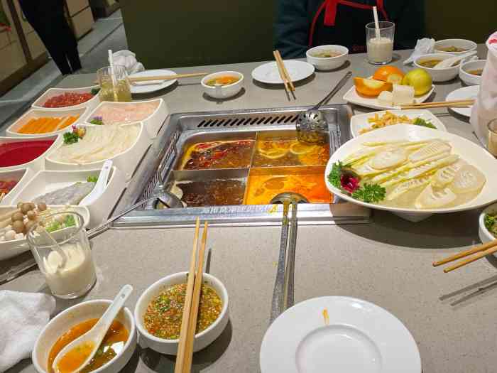 海底捞火锅(熙悦汇店)-"[强]今天来海底捞搞一搞! [玫瑰]咳咳.